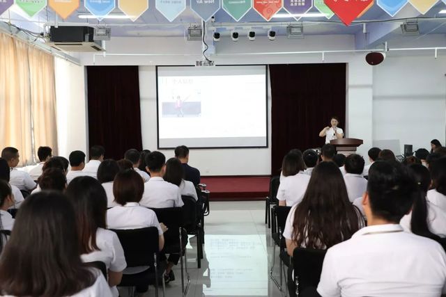 丁紅艷-乾港網(wǎng)絡總經(jīng)理